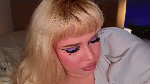 EllsaJean_ XXX чат на живо