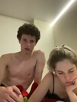 Show modela EvgeniiUszhin na web-kameri