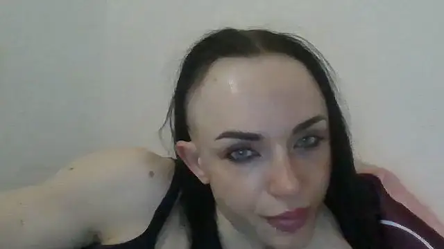 Chat +18 de Trinsy_Love ao vivo