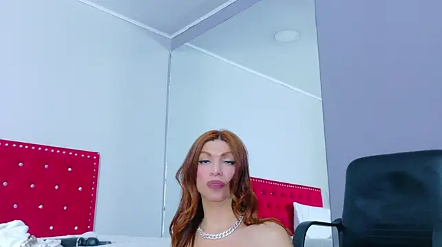 XXX chat uživo modela CassandraWhite