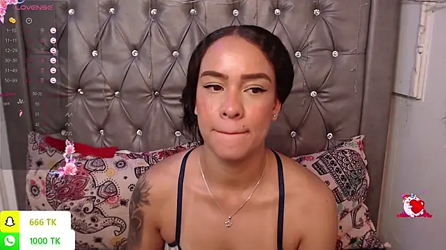 LAILAGUMMY live XXX chat