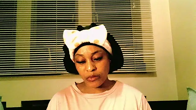 Chat +18 de ORUOMA ao vivo
