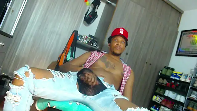 Show de bigdickxblackx na webcam