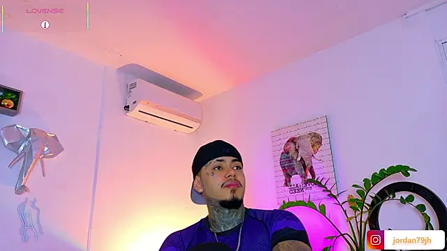 XXX chat uživo modela JordanSmiith_
