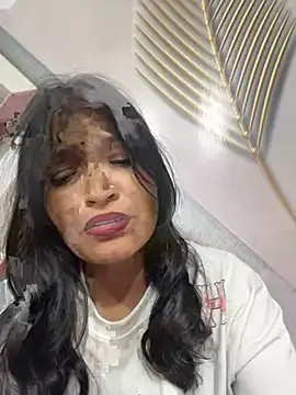 Priyaa_1433's Live XXX Chat