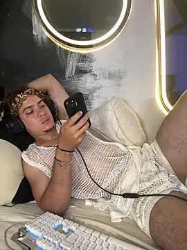AngelLatinBoy Show in webcam