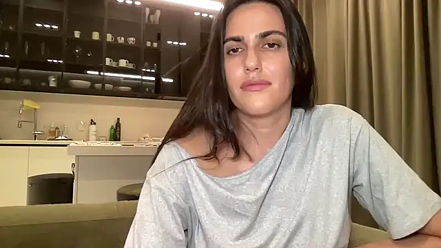 Rineliadi Live XXX-Chat