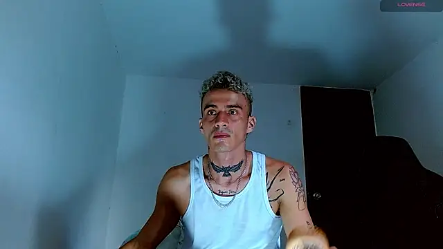 bray_hotboy777 在線直播表演