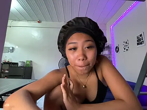 PinayLina18 Live XXX Chat