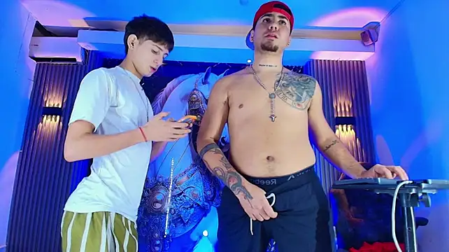 Webkamerová show Guys_to_fuck_hot