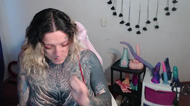 SLOPPYTITSS Live XXX Chat
