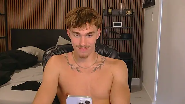 TheNicoRyder Chat XXX in diretta