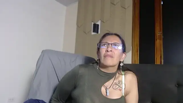 sami29_ élő XXX-chatje