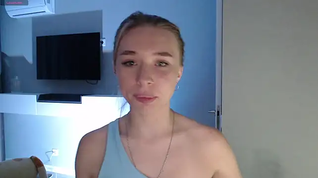 Emily_Hartt Live XXX Chat