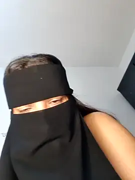 Miss_joudi_bigass: διαδικτυακό σόου στην κάμερα