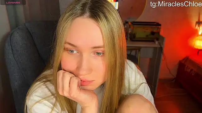 צ'אט XXX בשידור חי של ChloeMillerMeow