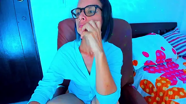 Chat +18 de BrianaGarner ao vivo