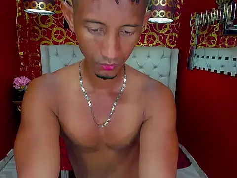 Show modela PEINBOYS na web-kameri