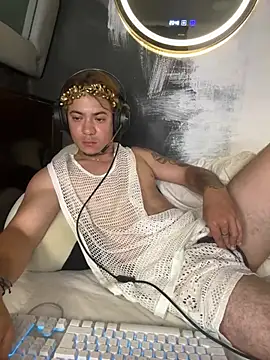 הופעת וובקאם של AngelLatinBoy