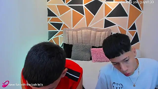 Juan_Nd_Steven: διαδικτυακό σόου στην κάμερα