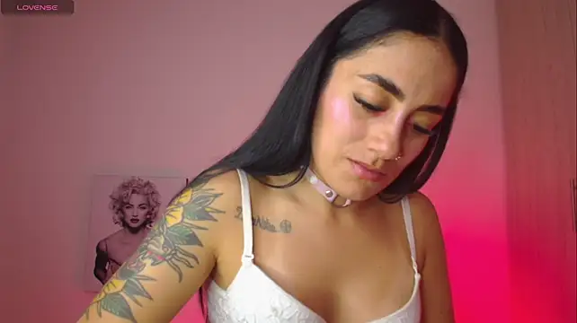 دردشة Millie_bobby الجنسية المباشرة