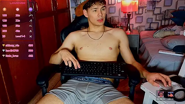 Онлайн чат XXX LoganSteel_
