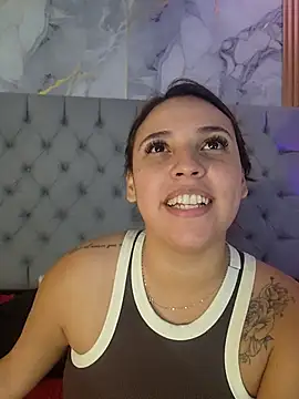 Chatroom XXX en direct de LizzRouse