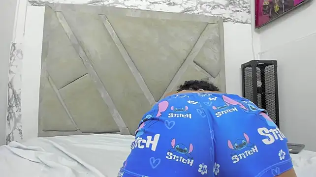 Chat +18 de SkyeTorres ao vivo