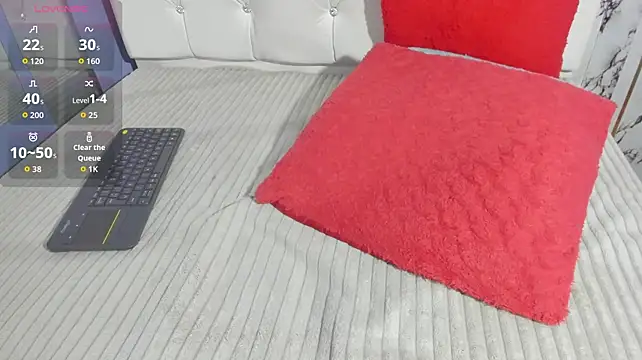 King_Luxury1's Live XXX Chat