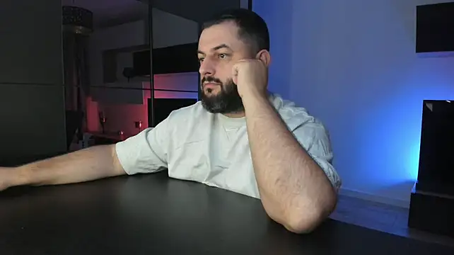 DravenPeak Adlı Modelin Canlı XXX Sohbeti