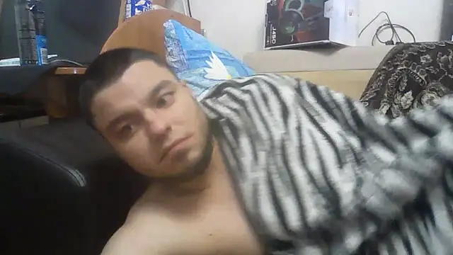 Yashax Adlı Modelin Canlı XXX Sohbeti