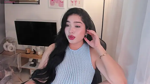 Abbye_blue01 Adlı Modelin Canlı XXX Sohbeti