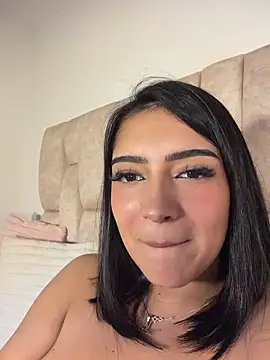 Chat XXX en directo de Nicolegh_