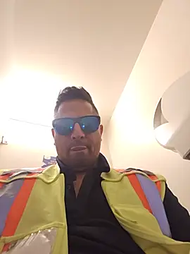 Czat XXX na żywo – bigGirth4u