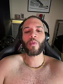 צ'אט XXX בשידור חי של JJoker19