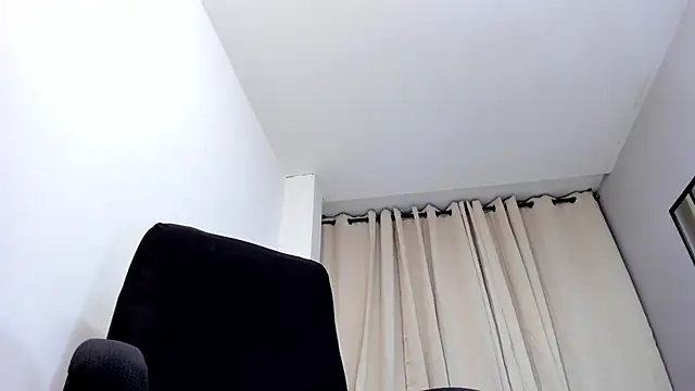 Violeta_Tepes Chat XXX in diretta