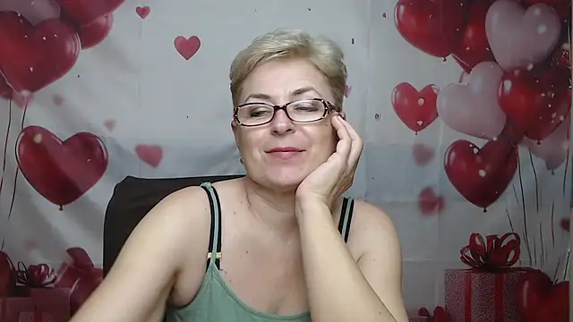 EmiliaGree Live XXX Chat