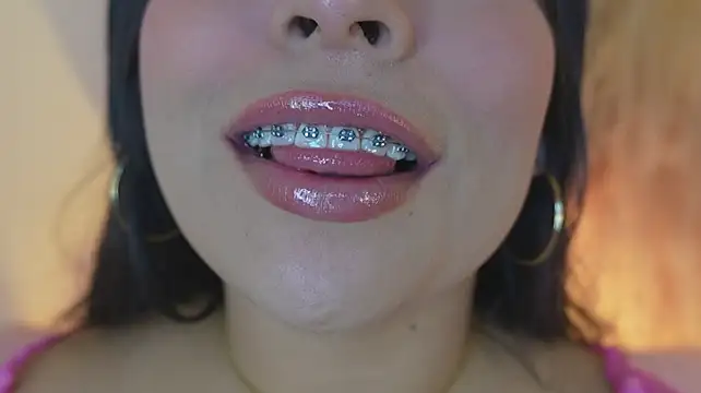mia_roux1's Live XXX Chat