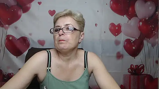 دردشة EmiliaGree الجنسية المباشرة