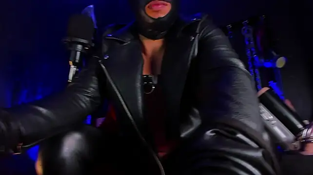 Master_Connor_BDSM Adlı Modelin Web Kamerası Şovu