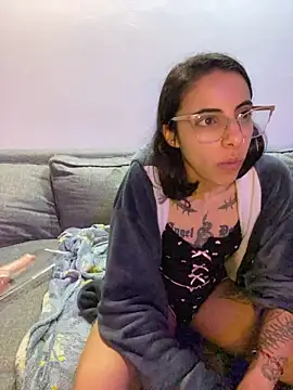 Poison_Ivy_29's Live XXX Chat