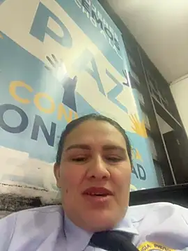 Chat +18 de xiomi_milf ao vivo