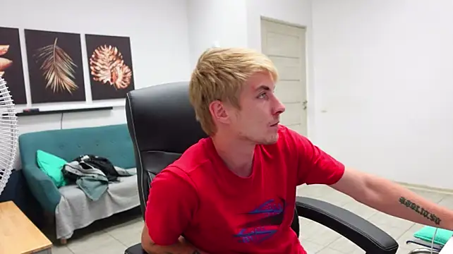 Logan_Falkn Live XXX chat