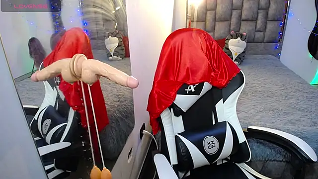 lia_queen04's Webcam Show