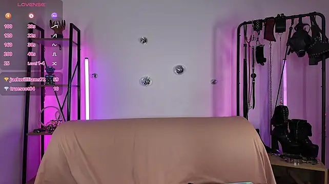Živý XXX chat CyberXGoddess