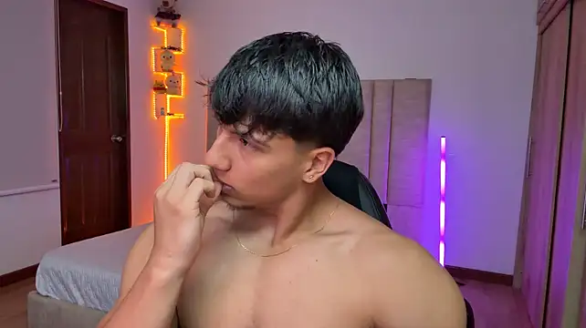 צ'אט XXX בשידור חי של CHRIS_MORGAN1
