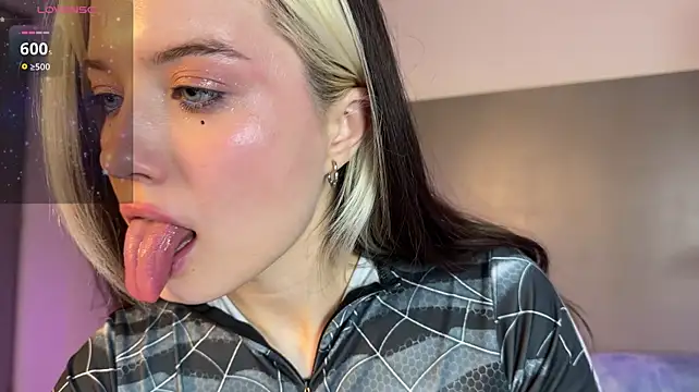 _blowjob_queen live XXX chat