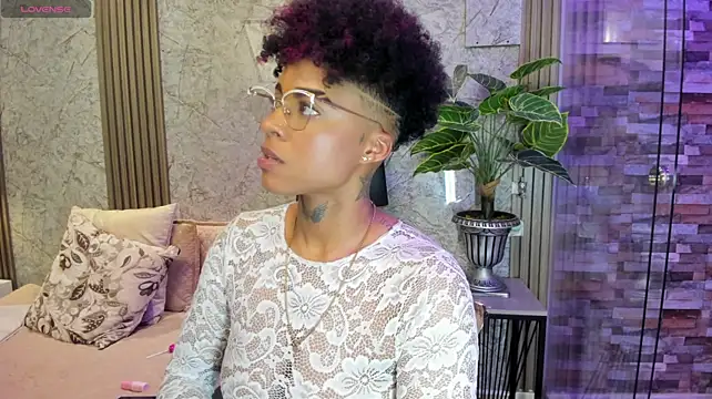 LuciaWallace Chat XXX live