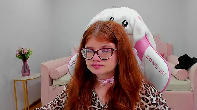 ChloeHalses Chat XXX live
