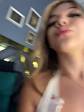 دردشة AngelBlushXXX الجنسية المباشرة